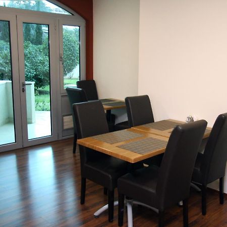 Vila V Lux Apartments Petrovac Exteriör bild