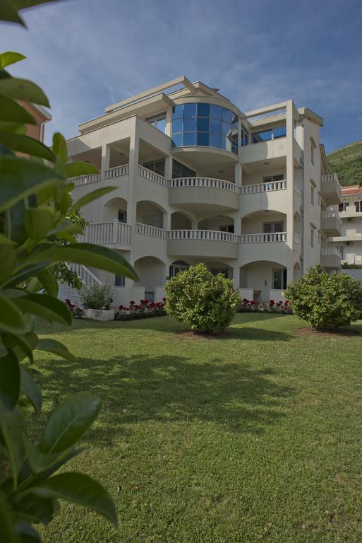 Vila V Lux Apartments Petrovac Exteriör bild