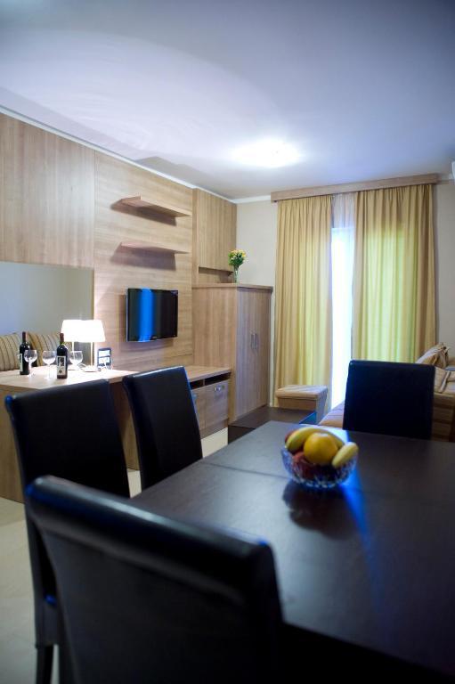 Vila V Lux Apartments Petrovac Rum bild