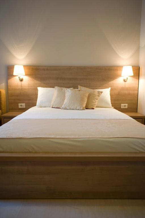 Vila V Lux Apartments Petrovac Rum bild