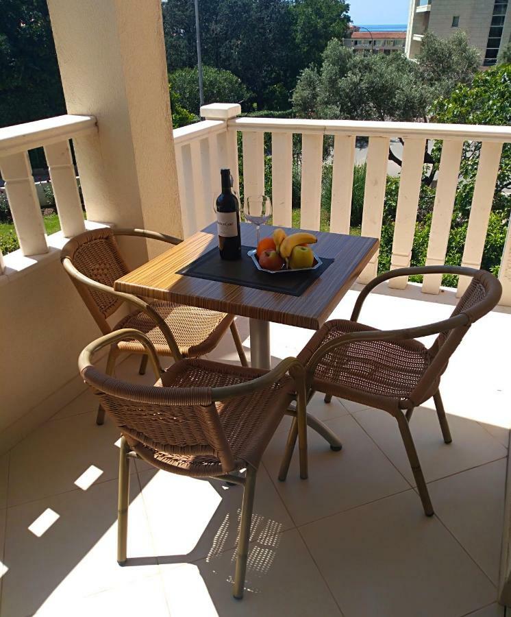 Vila V Lux Apartments Petrovac Exteriör bild