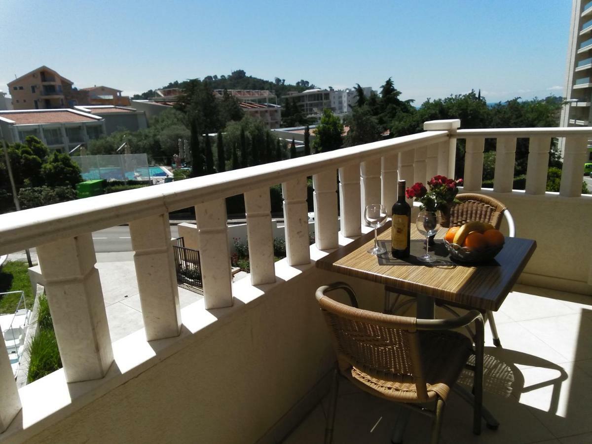 Vila V Lux Apartments Petrovac Exteriör bild