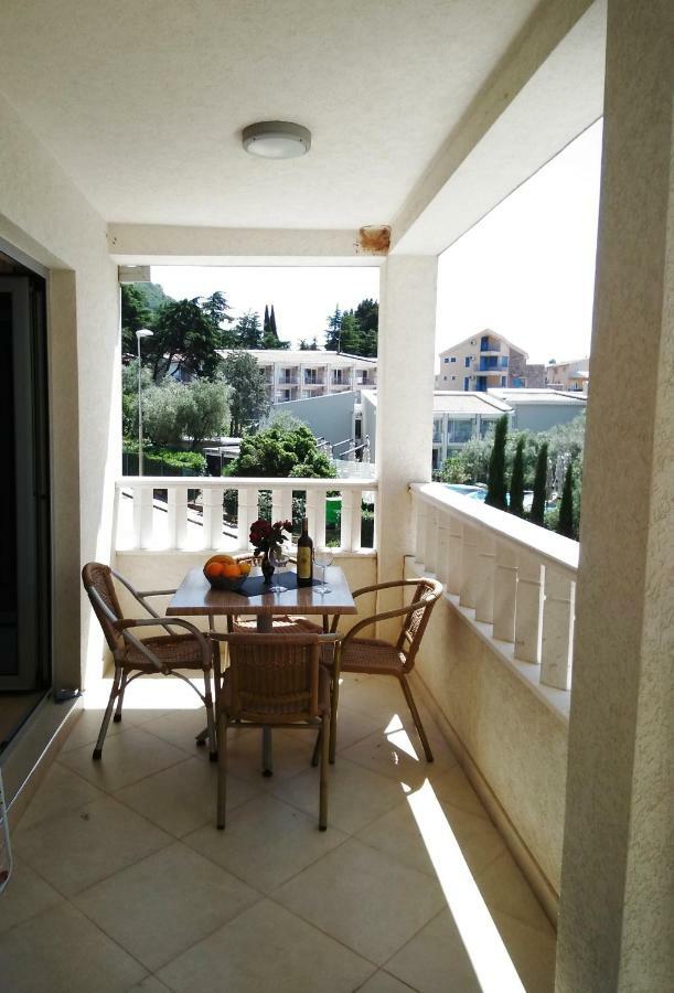 Vila V Lux Apartments Petrovac Exteriör bild